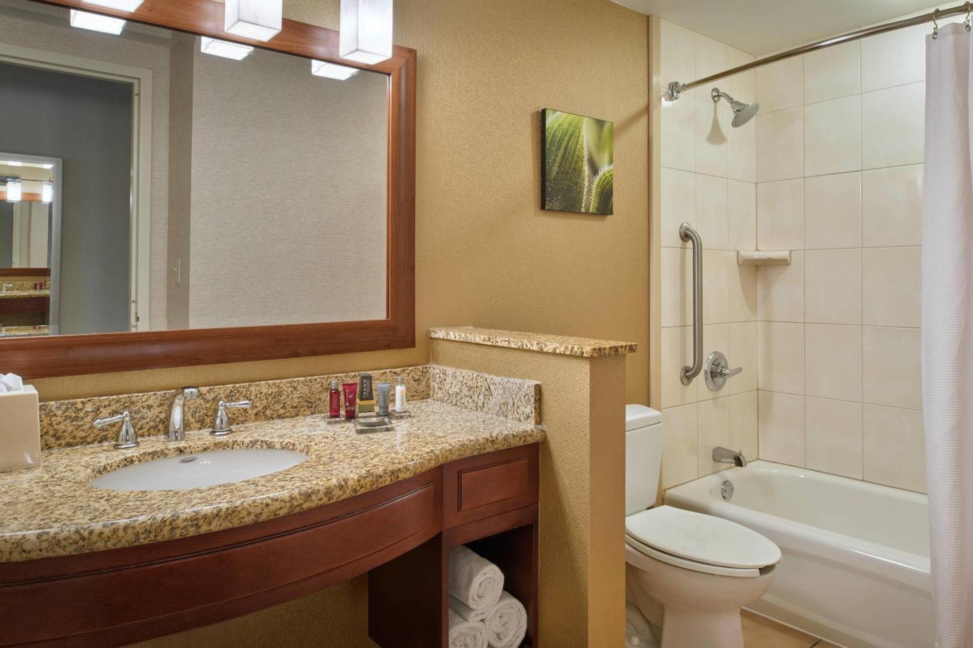 Chicago Marriott Midway Hotel Bedford Park Exterior photo