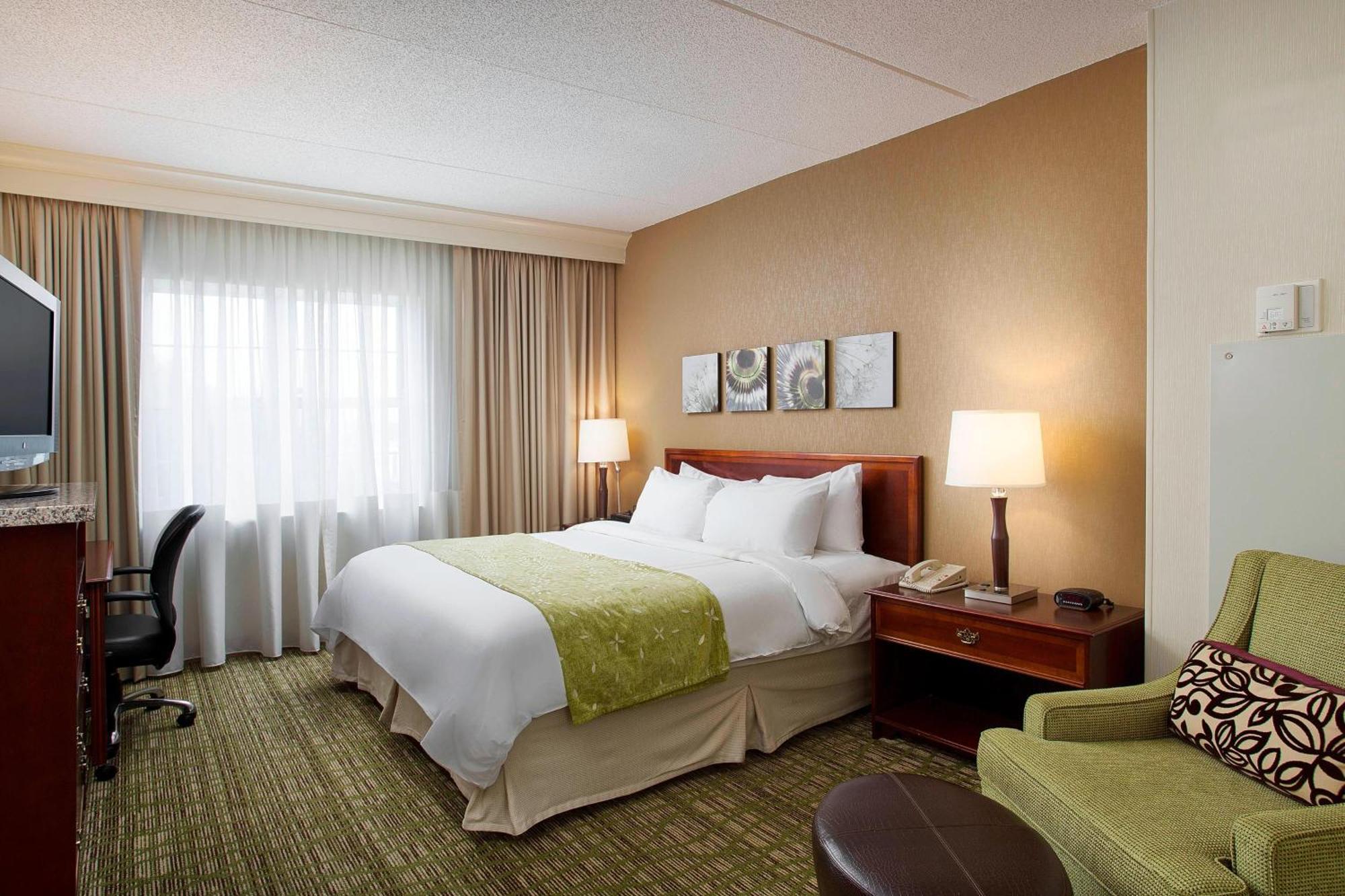 Chicago Marriott Midway Hotel Bedford Park Exterior photo