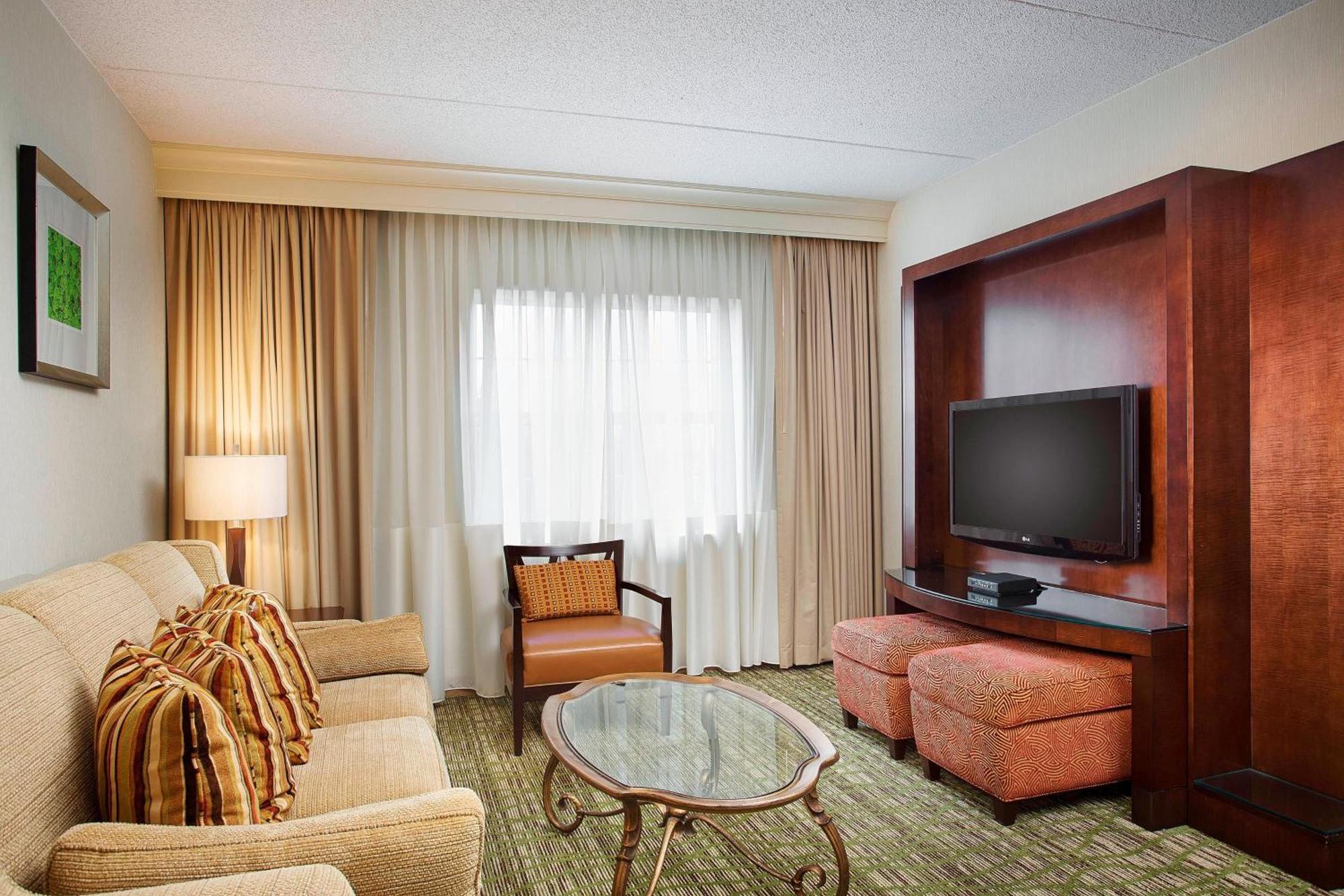 Chicago Marriott Midway Hotel Bedford Park Exterior photo